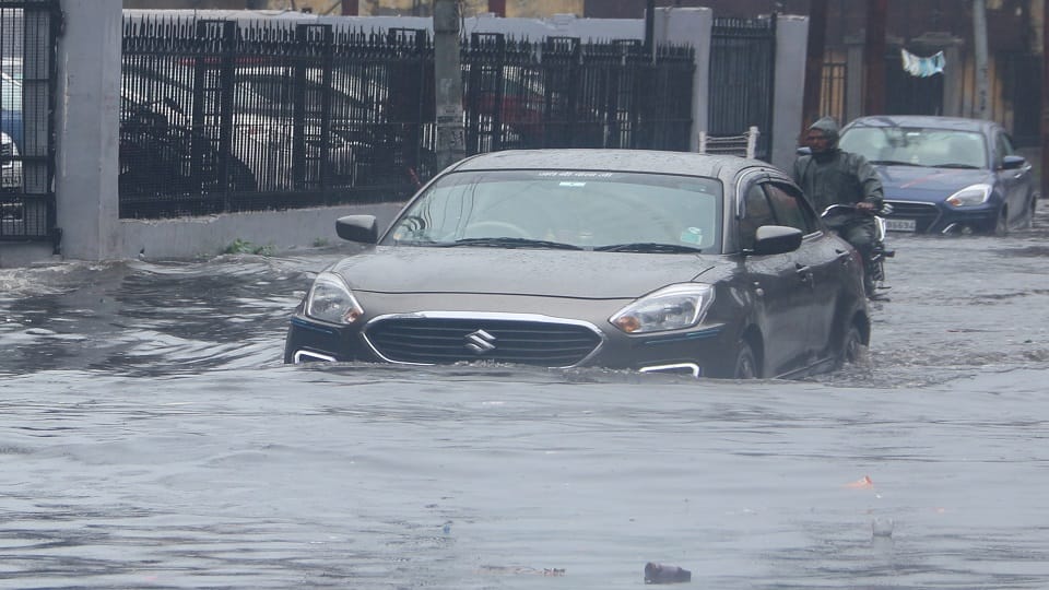Aligarh submerged due to continuous rain