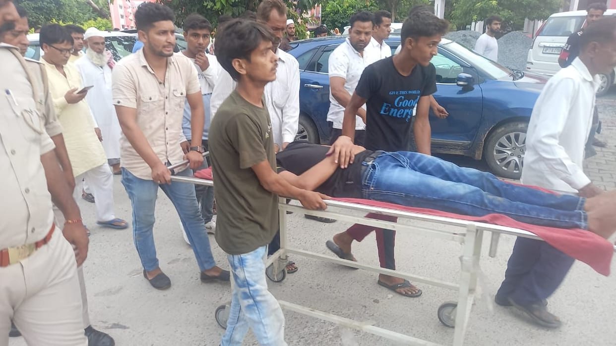 Baghpat: family beats up a man by holding him host for Attempt to molest daughter