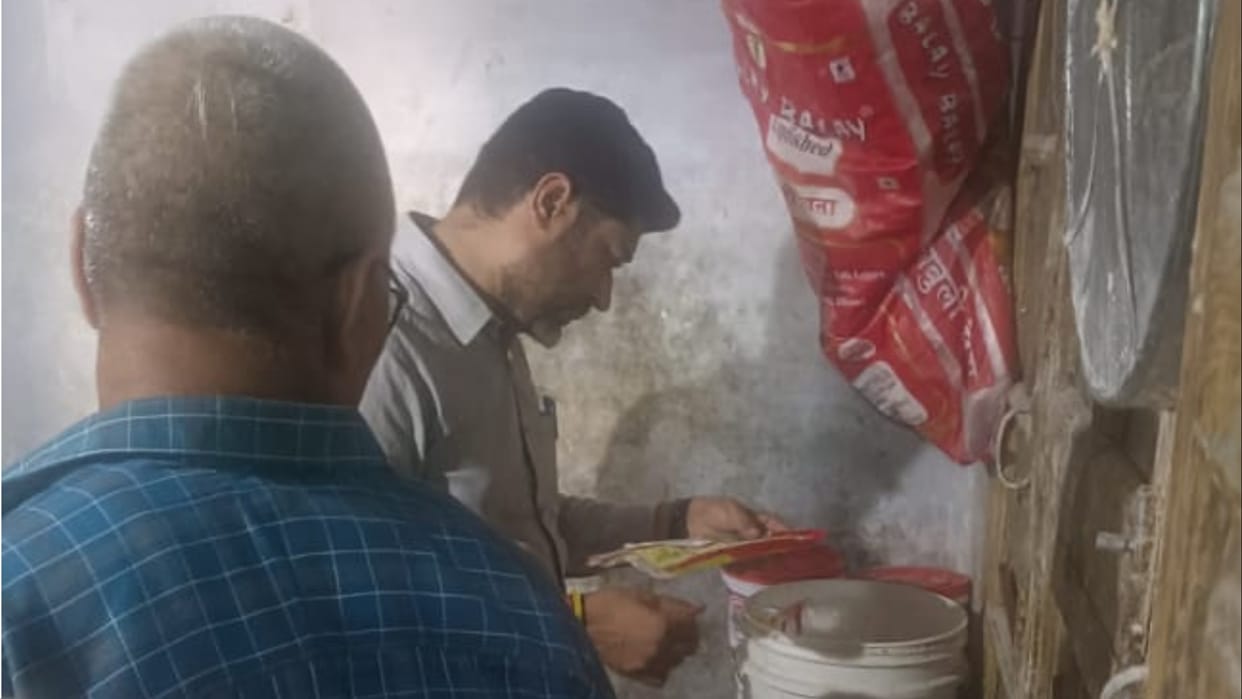 Kaithal: Raid by Chief Minister Flying Squad, take samples of food items