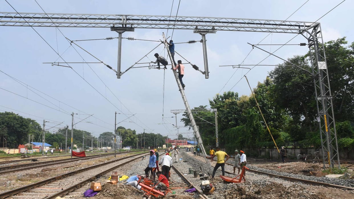 Trains will run at a gallop after construction of  third line