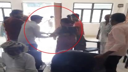 employment servant beat former village head with slippers