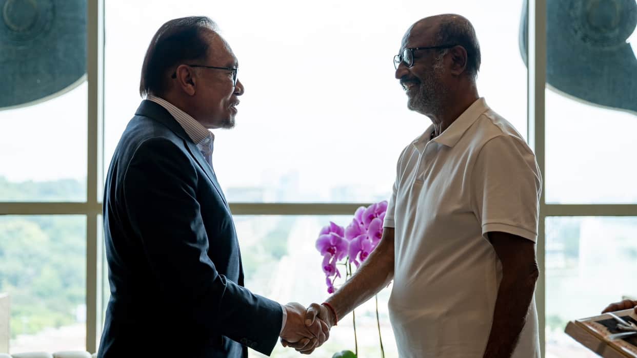 Rajinikanth Prime Minister of Malaysia  Anwar Ibrahim meets Jailer actor video of meeting goes viral internet