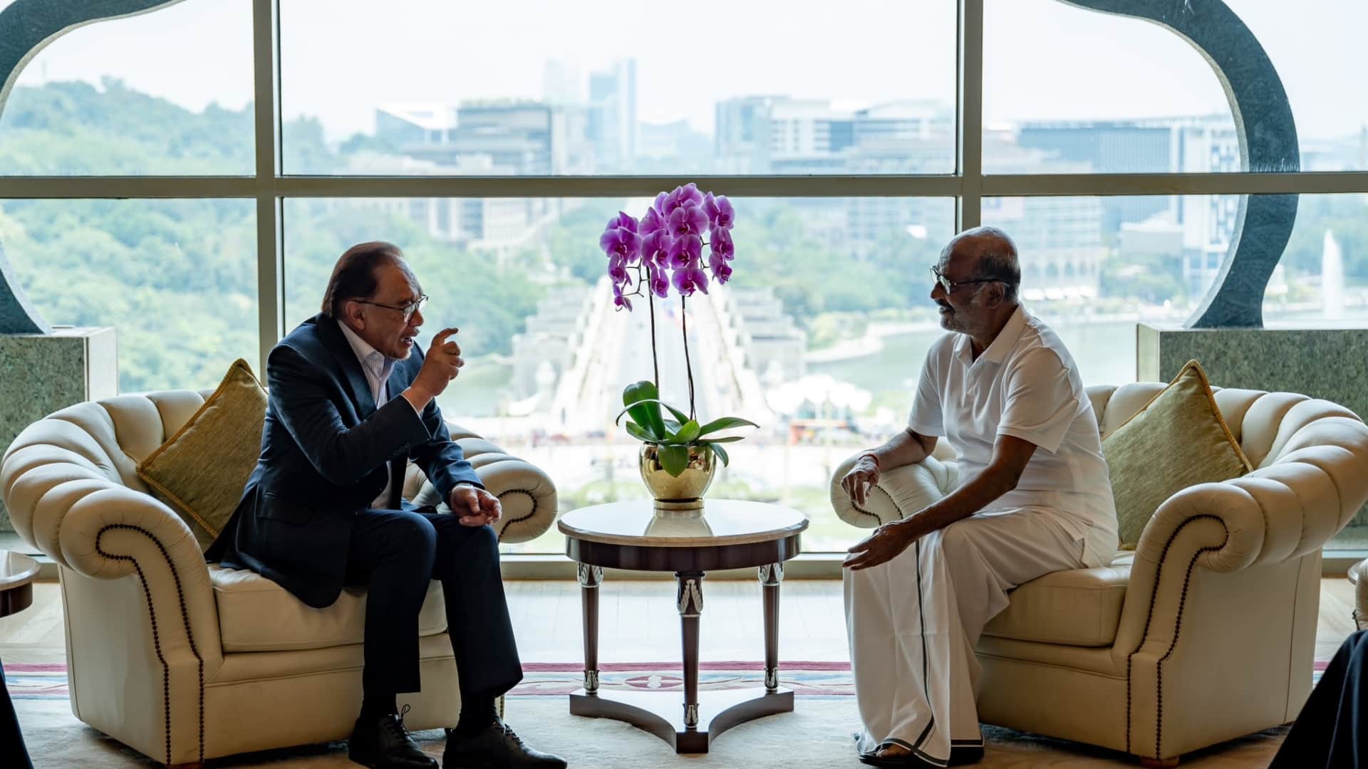 Rajinikanth Prime Minister of Malaysia  Anwar Ibrahim meets Jailer actor video of meeting goes viral internet