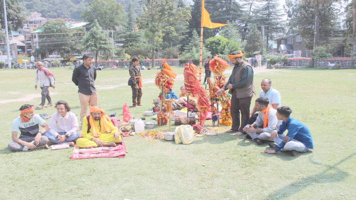 Manimahesh Yatra: The tradition of breaking the dal will be performed on 21st, a group of 50 devotees reached