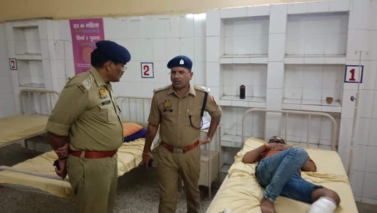 A criminal carrying a reward of Rs 25,000 was shot in an encounter, arrested