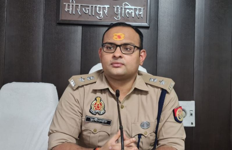 transfer of SHO of 13 police stations including Vindhyachal and city Kotwali in mirzapur sp
