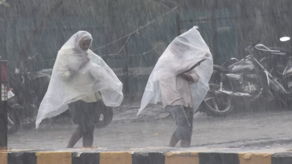 Uttarakhand Weather Update heavy rain Warning in four districts including Dehradun