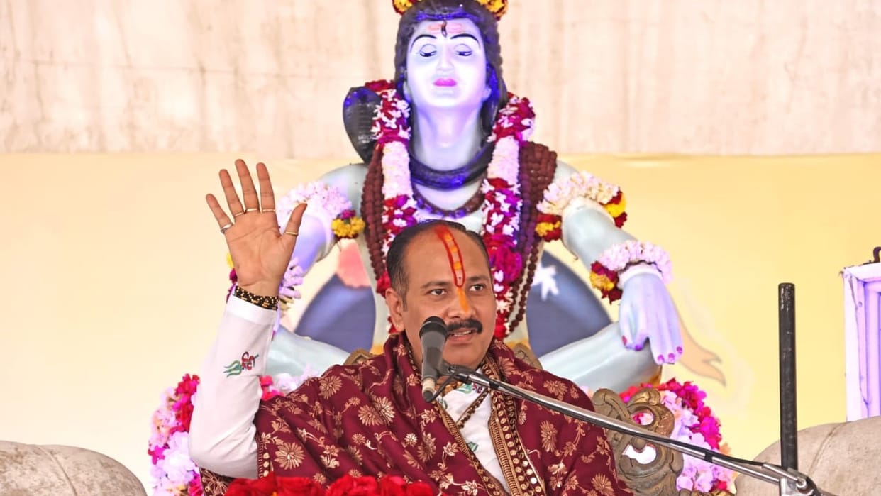 sanatan dharm pandit pradeep mishra omkareshwar ekatma dham