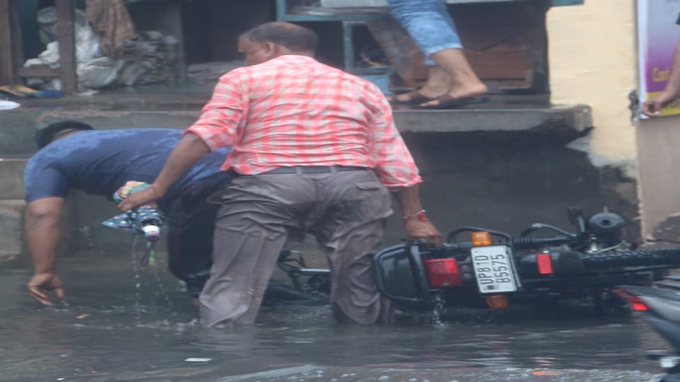 Aligarh submerged due to continuous rain