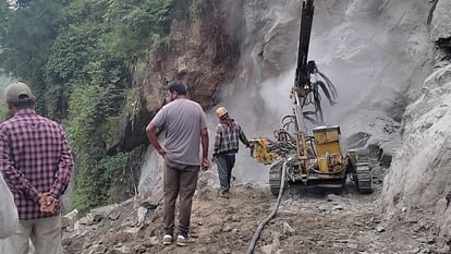 kinnaur nigulsari landslide NH 5 Blocked restoration work continues