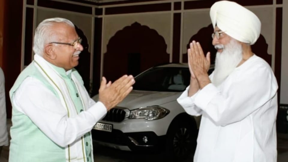 Haryana CM Manohar Lal reached Radha Soami Satsang Beas in Amritsar met Baba Gurinder Singh Dhillon