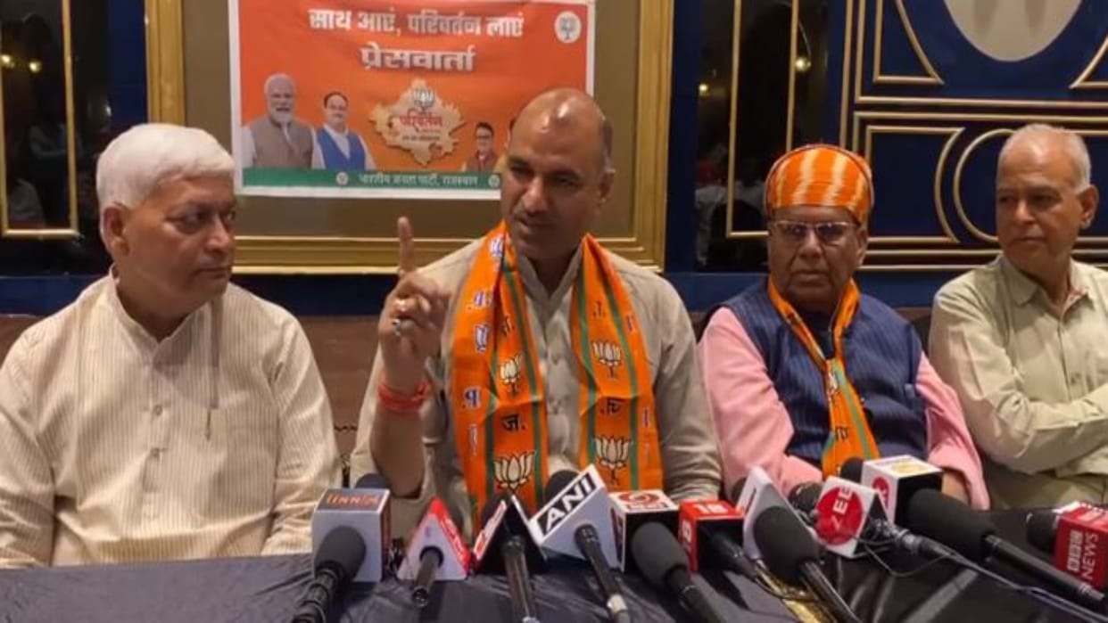 Rajasthan BJP leaders self-infatuated with Parivartan Yatras are claiming change of power after seeing gatheri