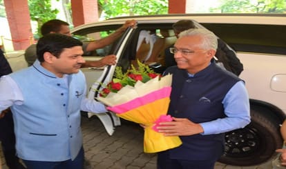 Prime Minister of Mauritius varanasi visit today immerse his father in laws ashes in  Ganga