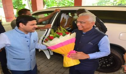 Varanasi: मॉरीशस के प्रधानमंत्री ने गंगा में प्रवाहित की ससुर की अस्थियां, विश्वनाथ धाम में करेंगे दर्शन पूजन Prime Minister of Mauritius varanasi visit today immerse his father in laws ashes in Ganga
