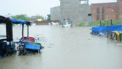 Continue rain in barabanki: water logging in district, rescue work starts.
