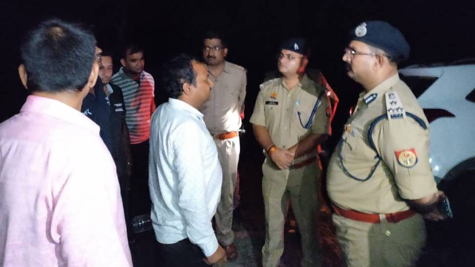 Police has registered case in case of businessman body being found in a car in Agra