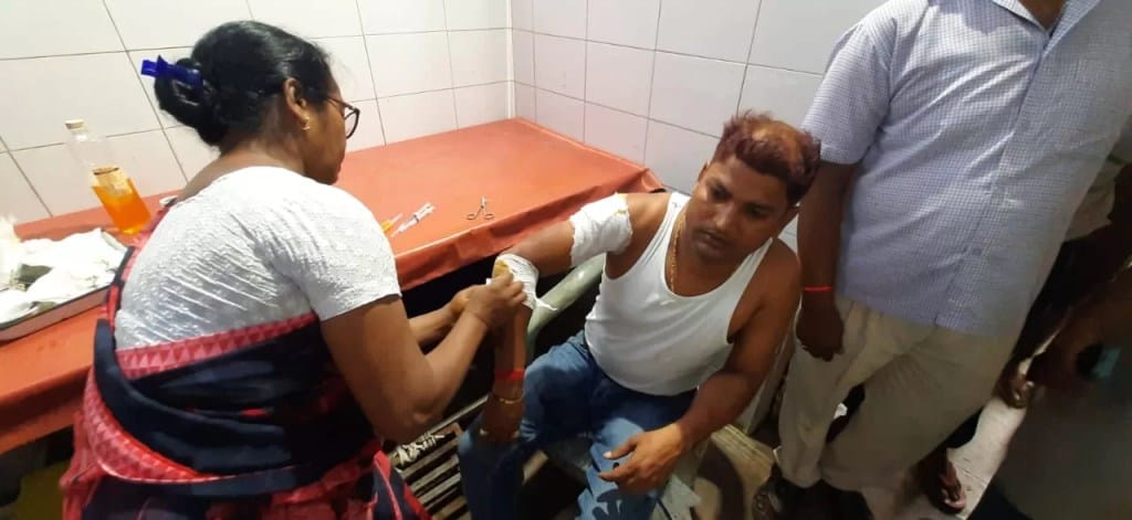 Bihar News : Liquor smugglers crushed the police station chief and the constable. Bihar Police