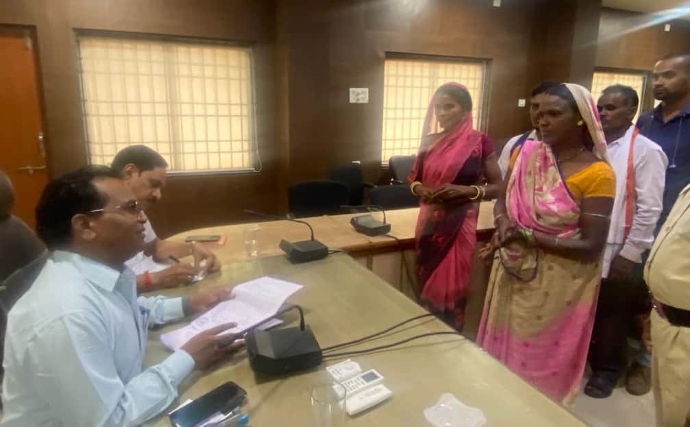 कलेक्टर कार्यालय में जनचौपाल