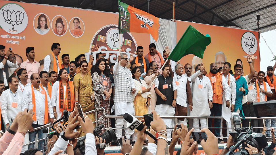 BJP Parivartan Yatra from Bastar many leaders including Raman Singh took a jibe at the Congress gove