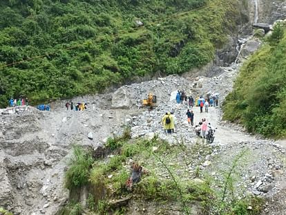 Badrinath Highway: यात्रा मार्ग पर परेशानी का सबब बने पागल नाला में बनेगी सुरंग, जाम में नहीं फंसेंगे यात्री Badrinath Highway Tunnel will be built in Landslide areas Pagal Nala Uttarakhand News in Hindi