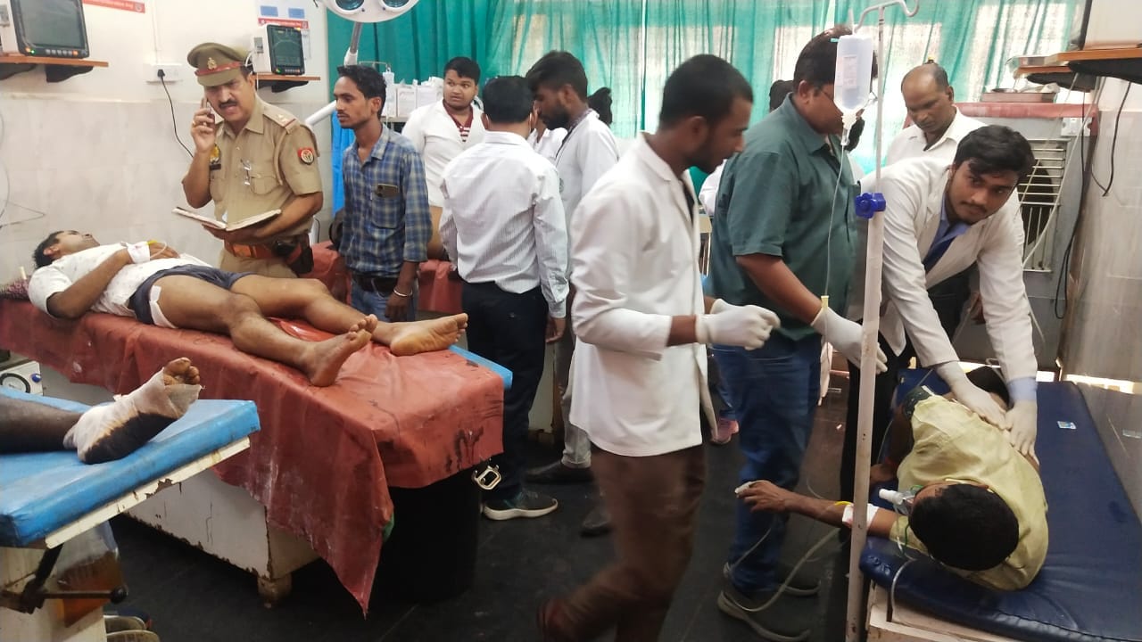 Cash van robbery incident captured on camera rapid firing created chaos in mirzapur city