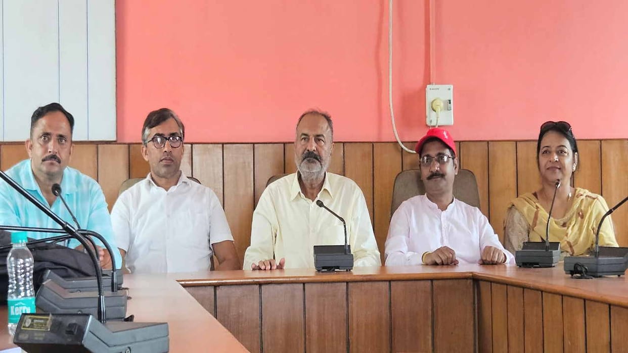 Rath Yatra started for OPS reached Bilaspur, officials discussed the upcoming strategy