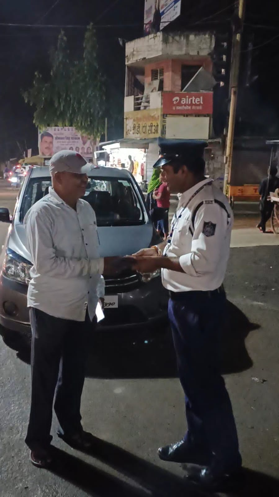 Shahdol: honest Rajasthan Youth Took help of social media friend and returned wallet to owner