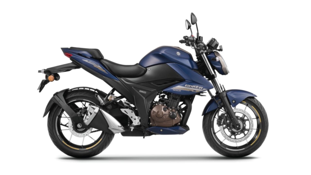 comparison between two 250 cc naked bikes, know the details of engine and features