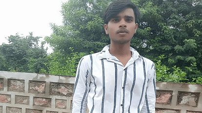10th class student committed suicide by hanging himself in Jhansi