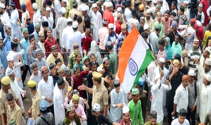 last day Urs-e-Rajavi Kul Sharif of Ala Hazrat Fazile Barelvi was organized at Islamia Maidan