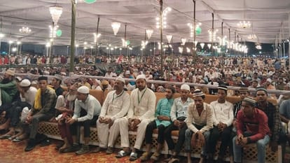 Bareilly Ulama says keep Muslim girls away from mobile phones