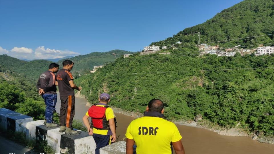 Rudraprayag News Two friends come from Delhi to visit Chopta one drowned while bathing at Sangam