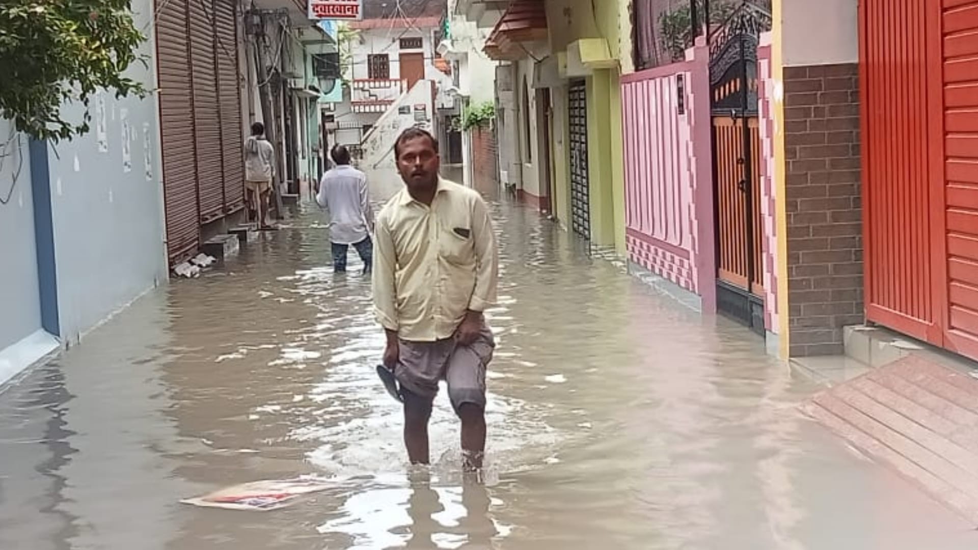 Barabanki city is still facing water logging.