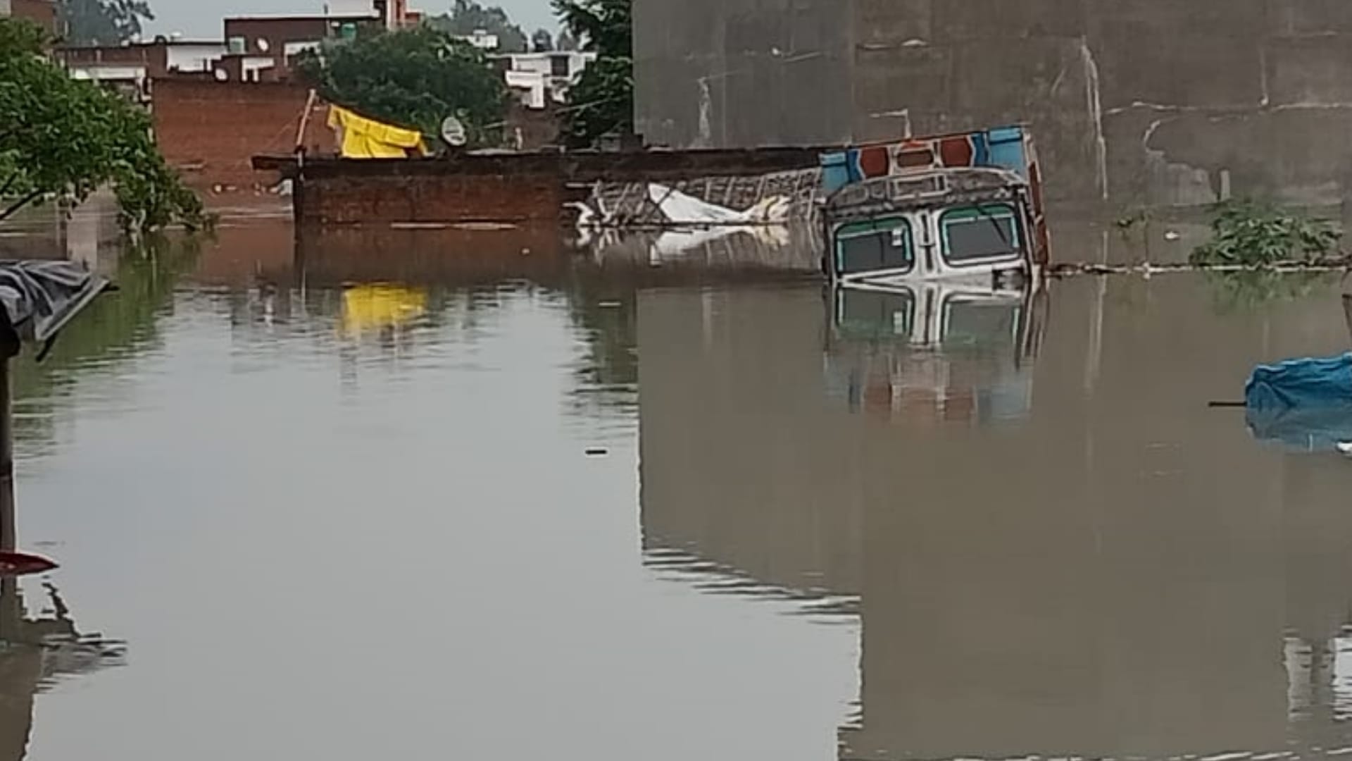 Barabanki city is still facing water logging.