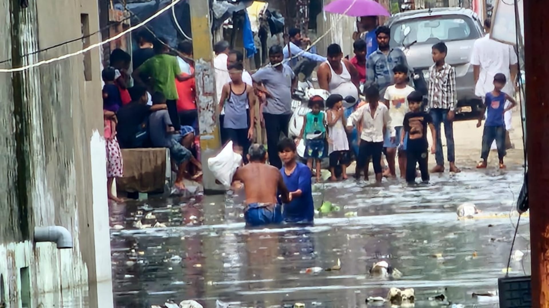 Barabanki city is still facing water logging.