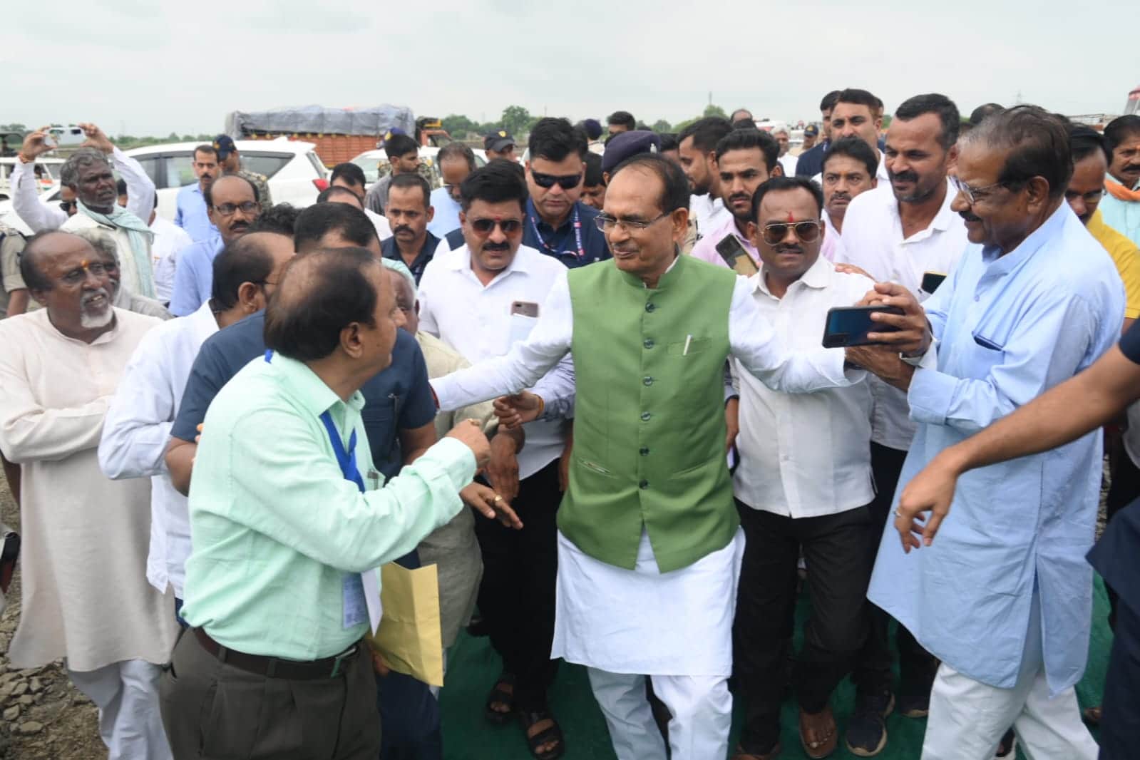 MP News: Before PM Modi's program, CM Shivraj inspected the meeting venue, made Khimlasa a tehsil.