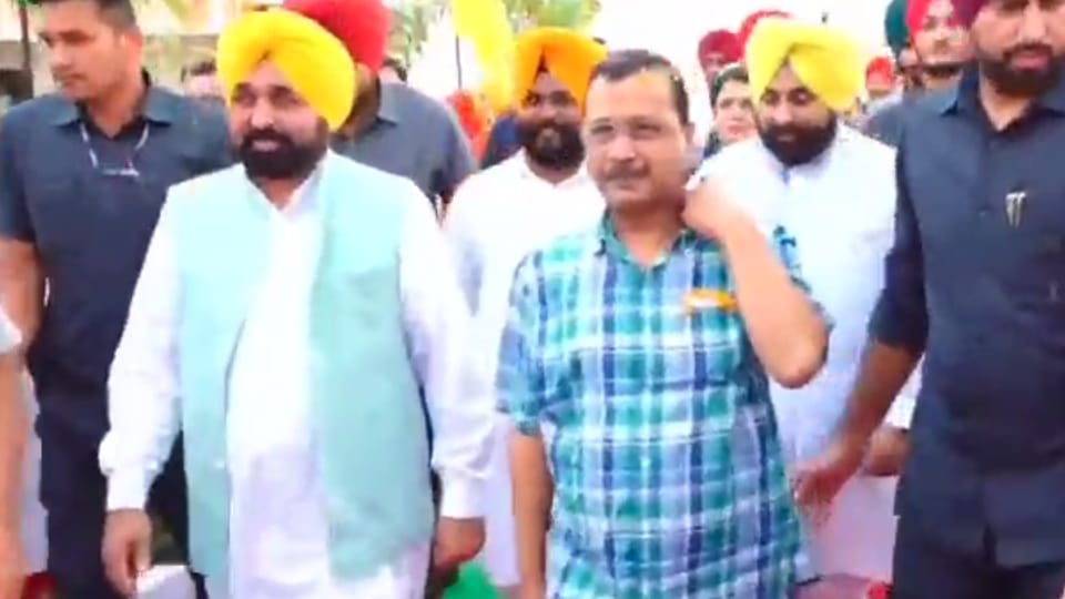 Aam Aadmi Party National Convenor Arvind Kejriwal in Amritsar today all update news in Hindi