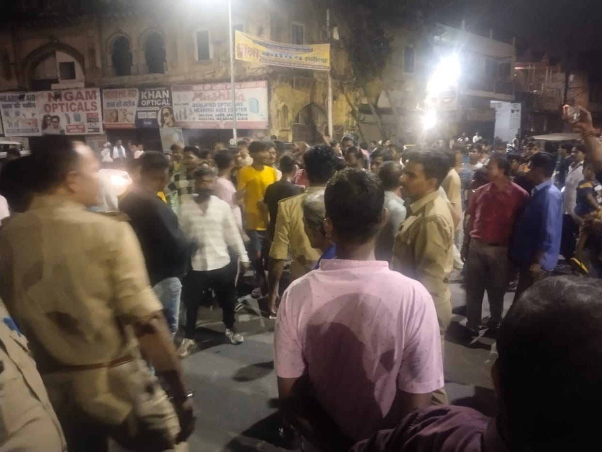 Lucknow: Car coming from inside the apartment crushed the girl, death