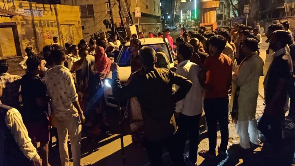 one devotee died due to electric shock during Khatu Shyam Sankirtan while fifteen got shocked In Mathura