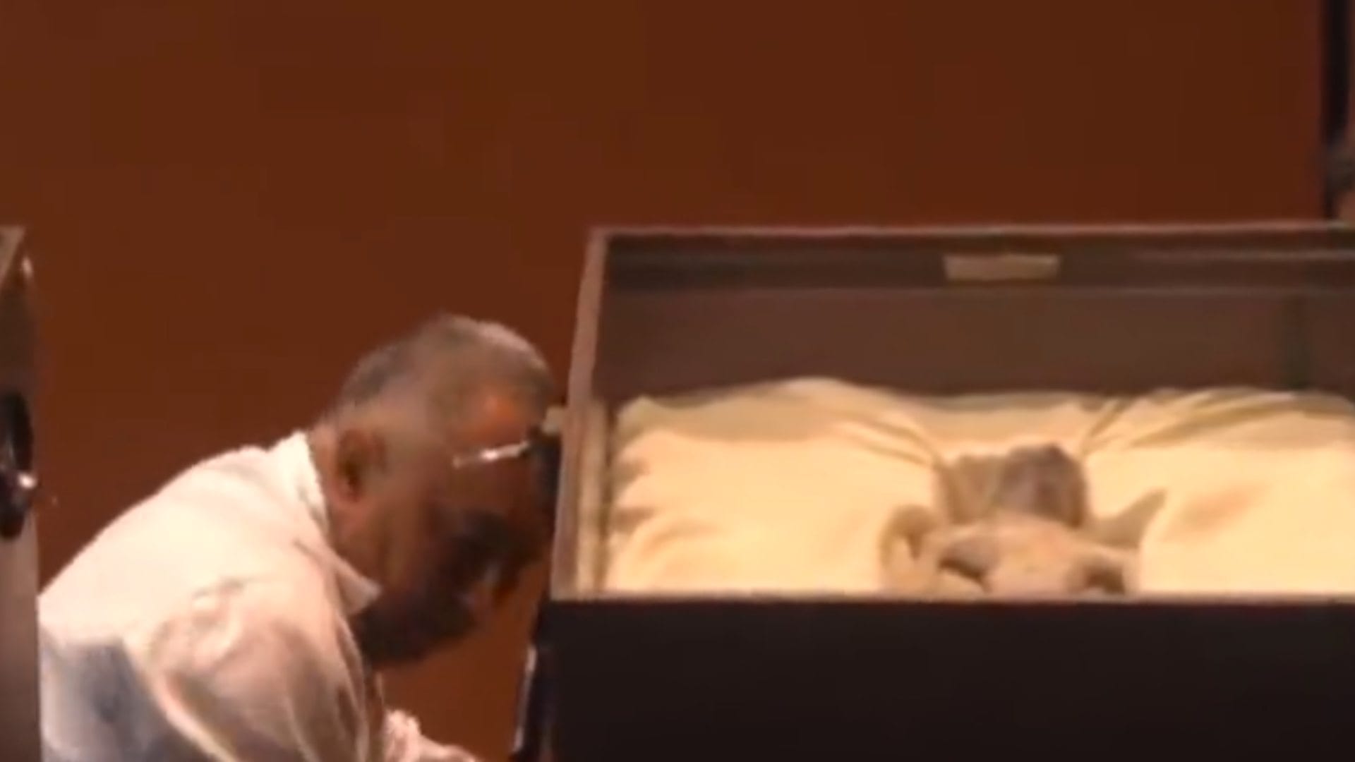 Mexico scientists Unveils Two Alien Corpses Believed To Be 1,000 Years Old