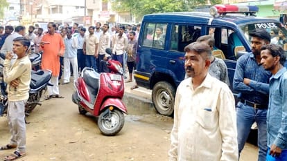 Police caught couple in guest house room in budaun