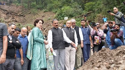 Priyanka Gandhi: शिव बावड़ी आपदा में परिजनों को खो चुकीं नीतिका से मिलीं प्रियंका, बंधाया ढांढस priyanka gandhi vadra meet Landslide affected family in Summer hill Shimla