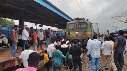 Rail Roko Andolan Wheels of trains stopped in Chhattisgarh