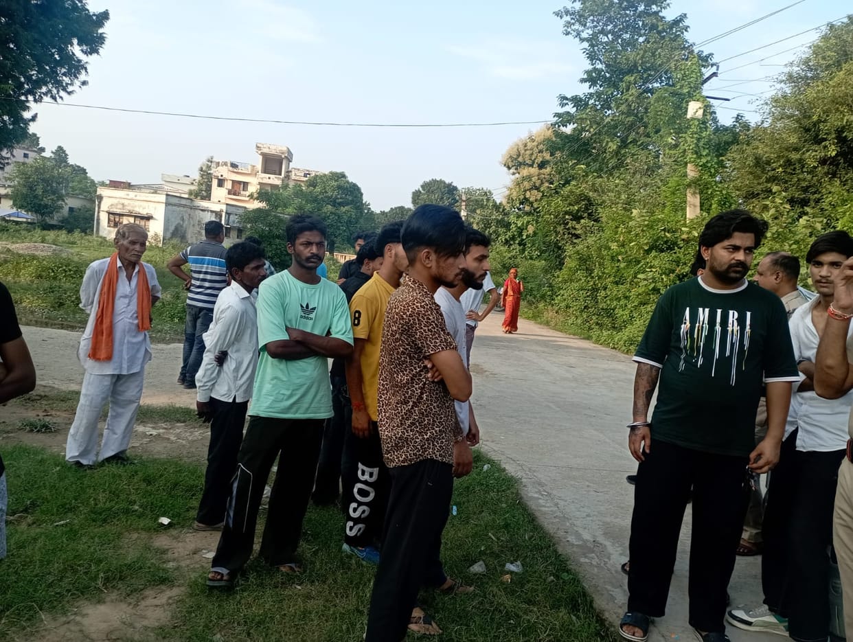 Uttarakhand Road Accident News Two friends Death after Dumper Crushed Them in Rudrapur