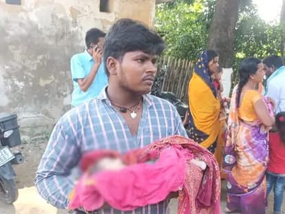 Bihar News : Newborn died in Bettiah, ambulance unavailable in health department bihar tejaswi yadav.