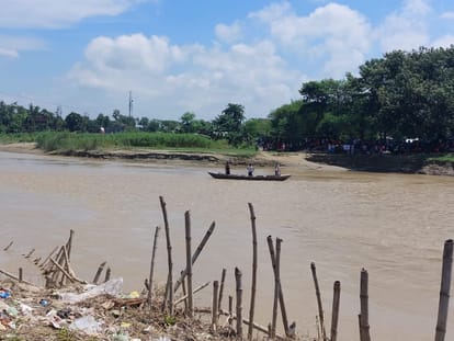 Bihar Boat Accident : नदी की तेज धारा में था बस एक रस्सी का सहारा; कितना खतरा लेकर रोज स्कूल जाते थे बच्चे Bagmati Boat Tragedy : accident today in muzaffarpur, risk on rope way for boat in bagmati river bihar news