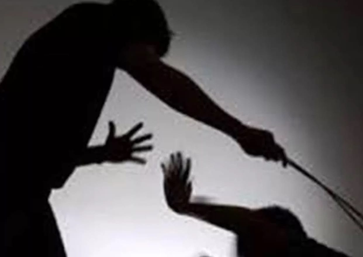 Shopkeeper beats up minor child after accusing him of theft in Bilaspur