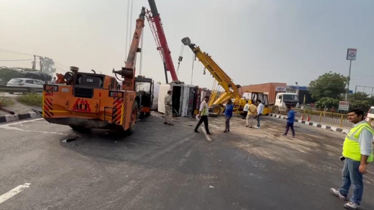 Uncontrolled LPG tanker overturned on service lane on National Highway-44 in Sonipat