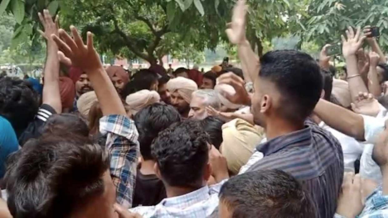 Students beat professor in Punjabi University after death of a Girl student