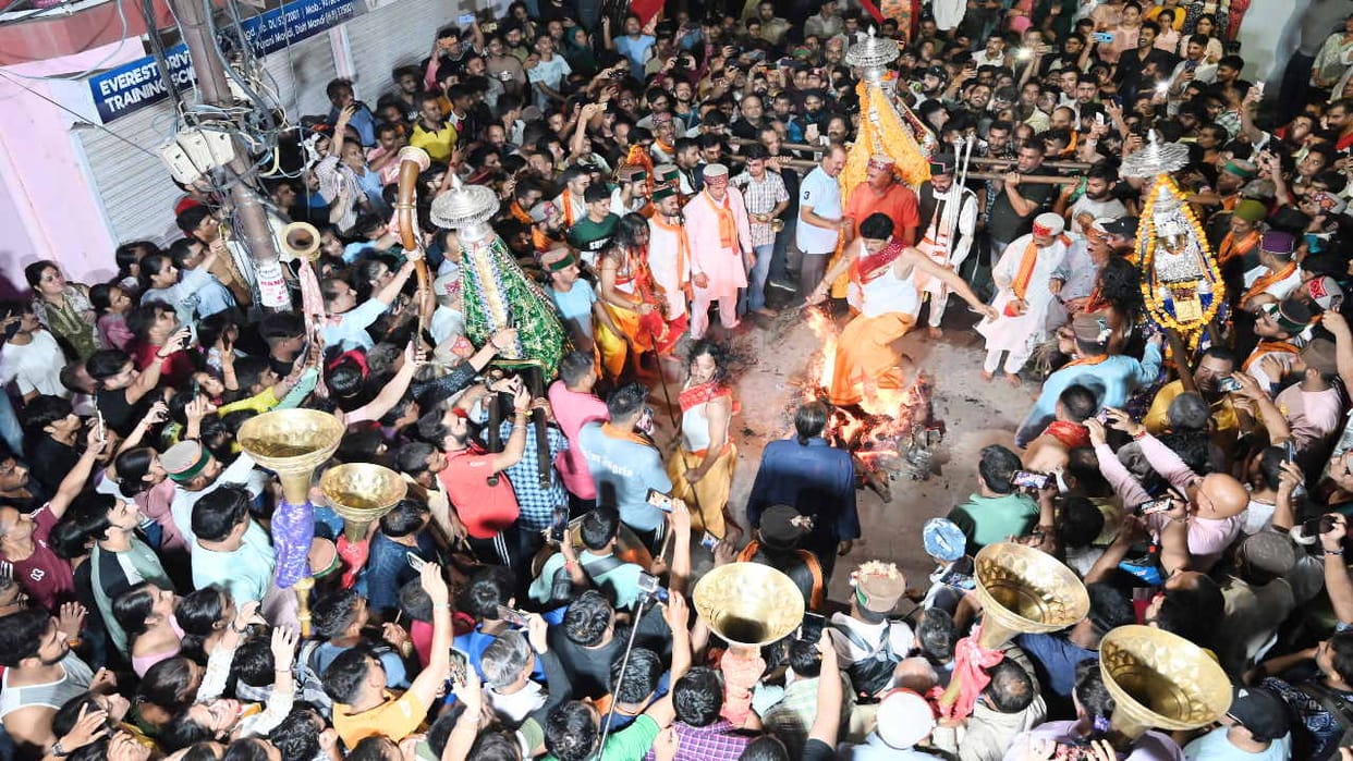 Dev Aastha: There is an equal war going on between the gods and the demonic powers in the temple premises, Gur